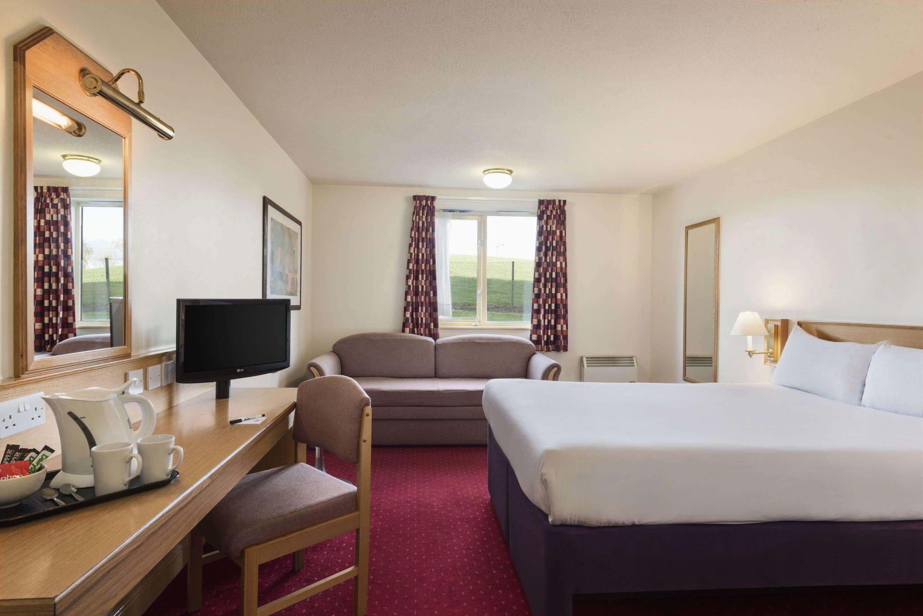 Days Inn Tewkesbury Strensham Экстерьер фото