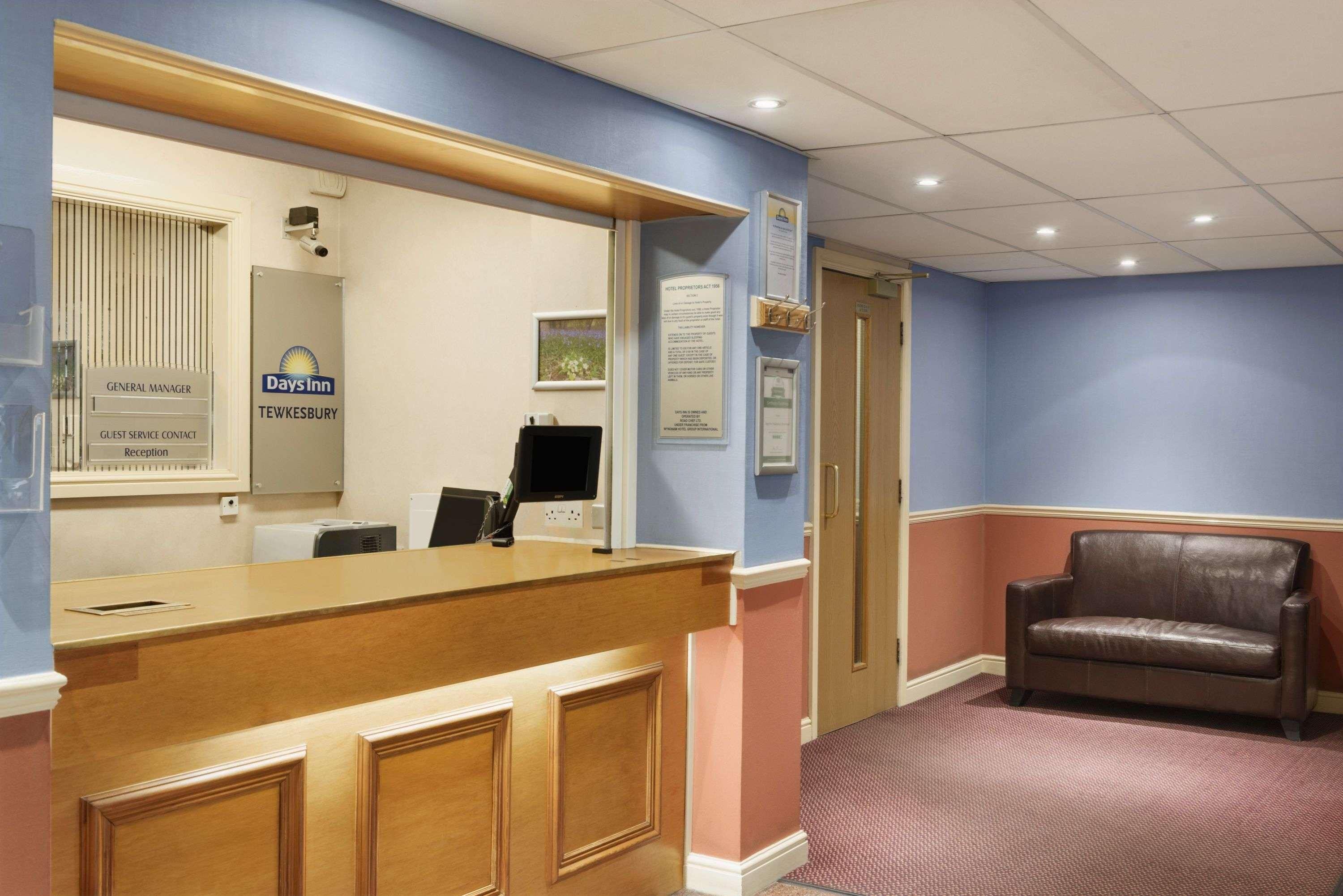 Days Inn Tewkesbury Strensham Экстерьер фото