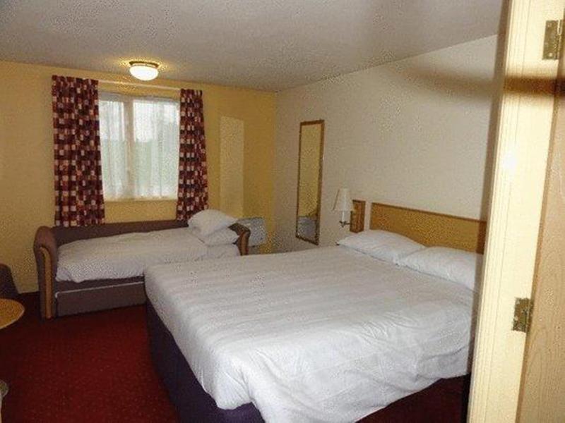 Days Inn Tewkesbury Strensham Экстерьер фото